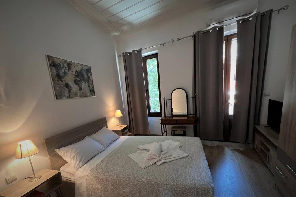 Vila Madame Parisienne Nafpaktos Exteriér fotografie