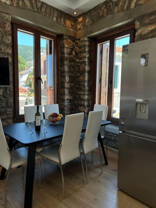 Vila Madame Parisienne Nafpaktos Exteriér fotografie